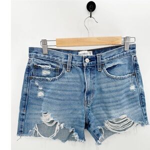 Abercrombie & Fitch Mid Rise Boyfriend Light Wash Blue Shorts Women's Size 27/4